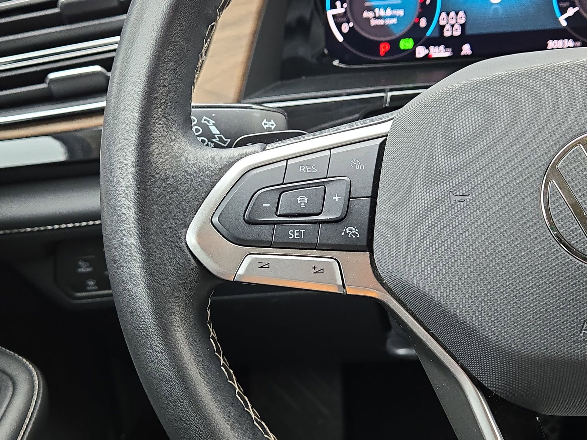 Used 2025 Volkswagen Atlas SE FWD image 21