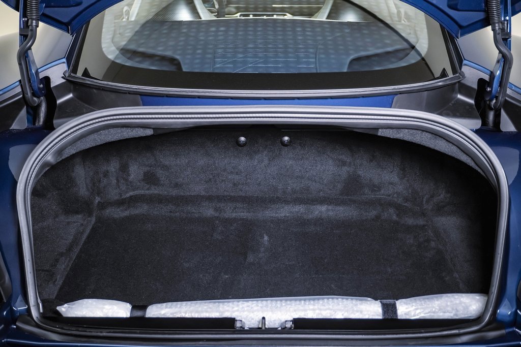 Used 2025 Aston Martin Vanquish image 35
