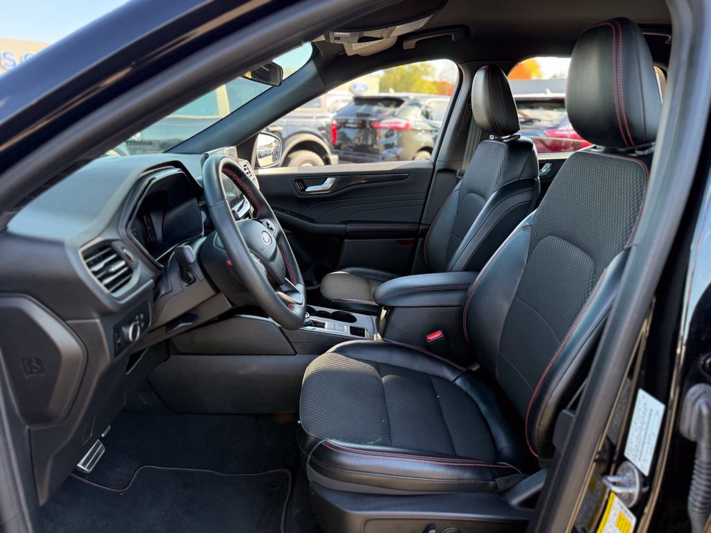 Used 2023 Ford Escape ST-Line w/ Tech Pack #1 AWD/4WD image 11