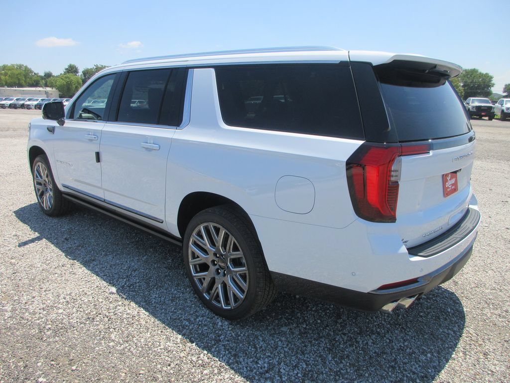 New 2026 GMC Yukon XL Denali Ultimate AWD/4WD image 6