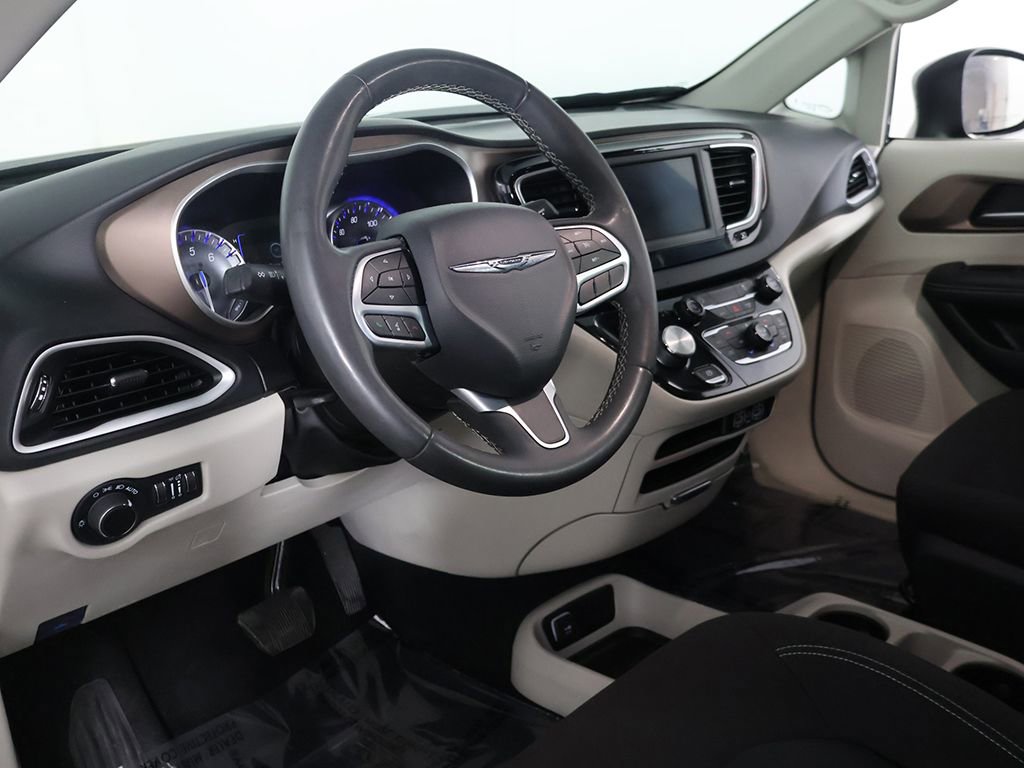 Used 2023 Chrysler Voyager LX FWD image 24