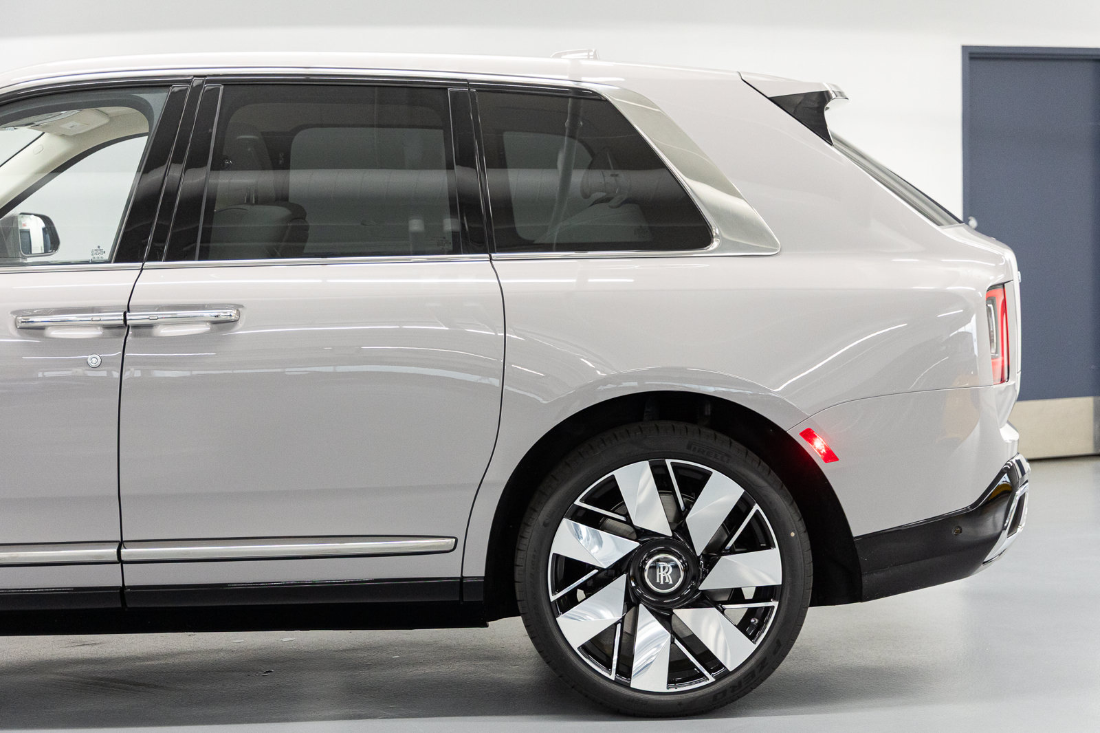 New 2027 Rolls-Royce Cullinan AWD/4WD image 14