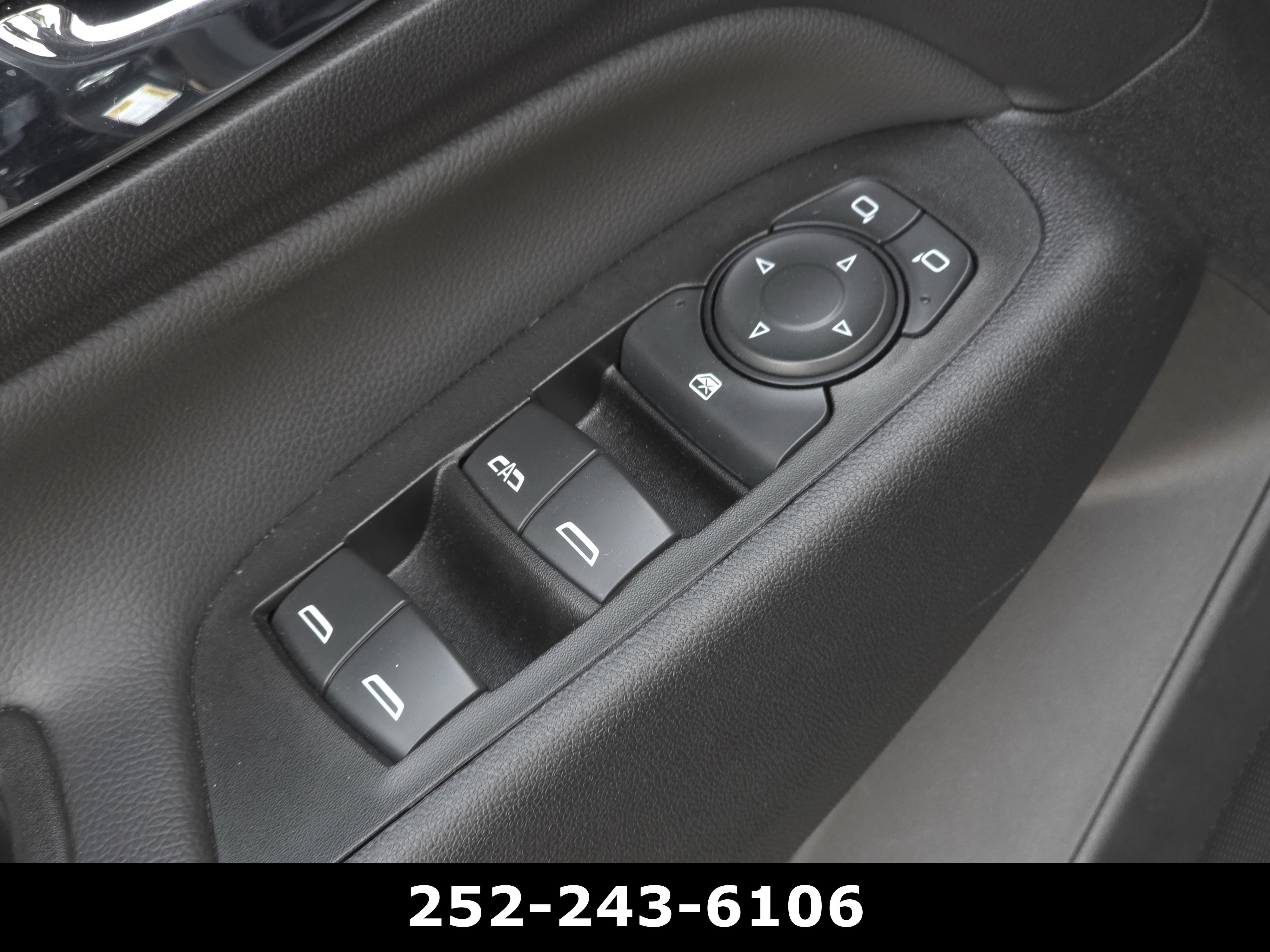 Used 2022 Chevrolet Equinox LT FWD image 23