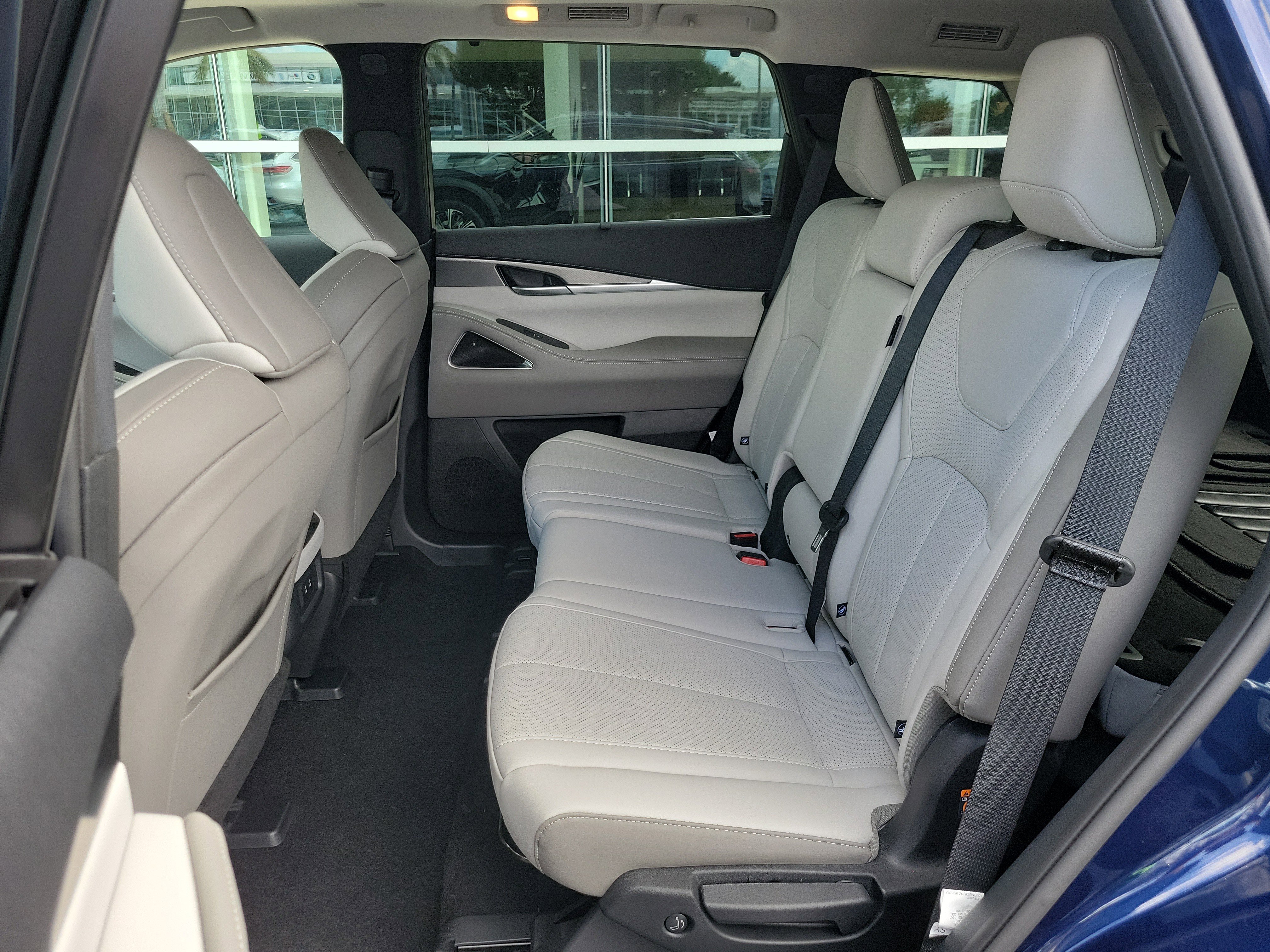 Certified 2026 INFINITI QX60 Luxe w/ Cargo Package FWD image 16