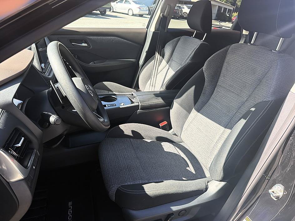 Used 2021 Nissan Rogue SV FWD image 11