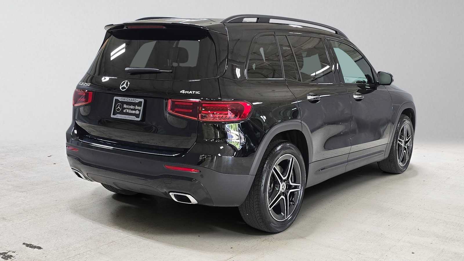 Certified 2026 Mercedes-Benz GLB 250 4MATIC image 3