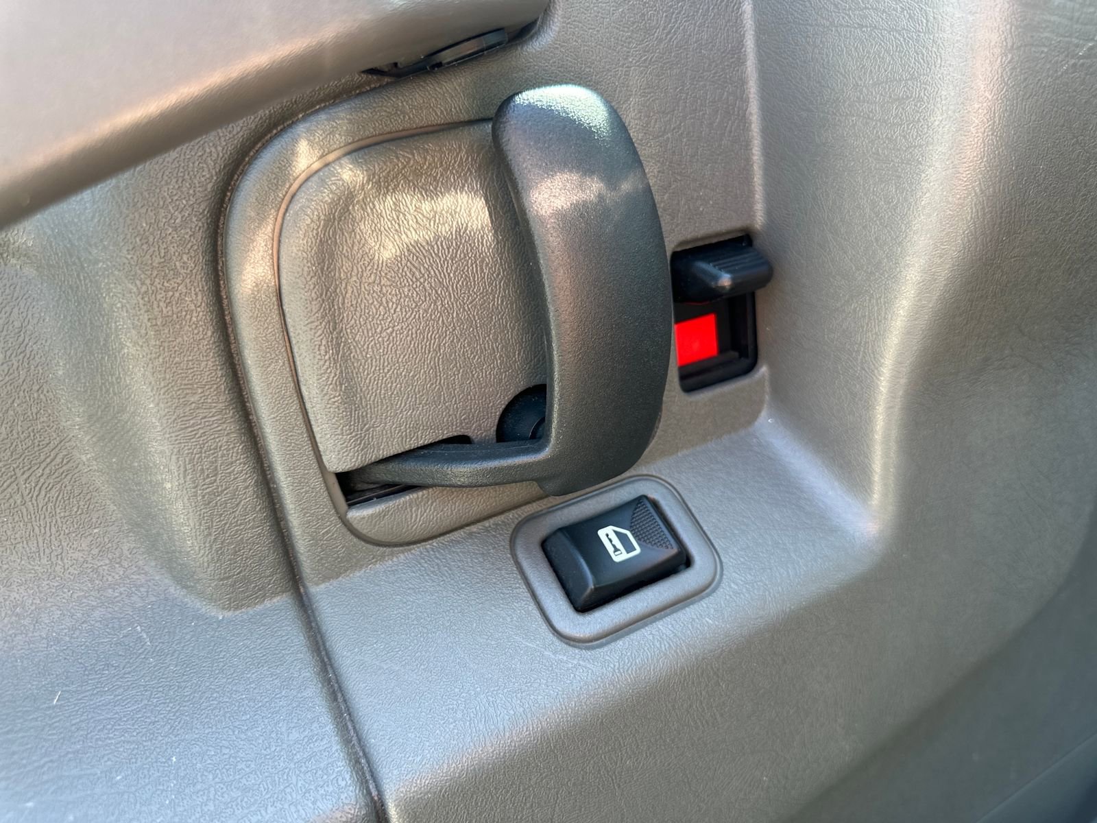 Used 2024 GMC Savana 2500 w/ Driver Convenience Package image 12