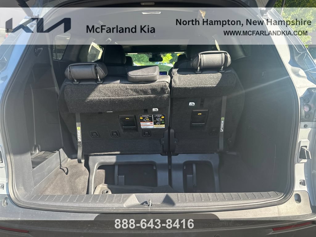 Used 2025 Toyota Sienna XLE Woodland Edition AWD/4WD image 33