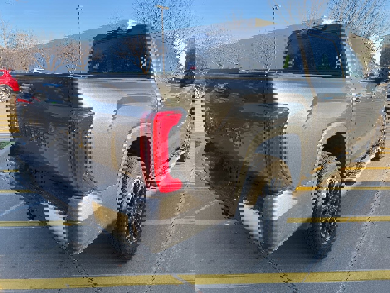 Used 2023 Toyota Tundra Limited image 4