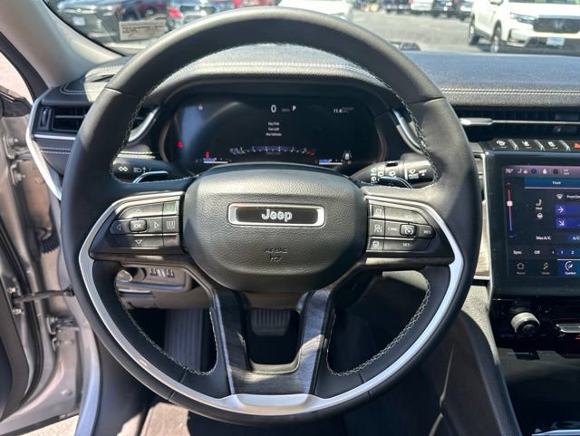 Used 2023 Jeep Grand Cherokee L Limited w/ Black Appearance Package AWD/4WD image 13