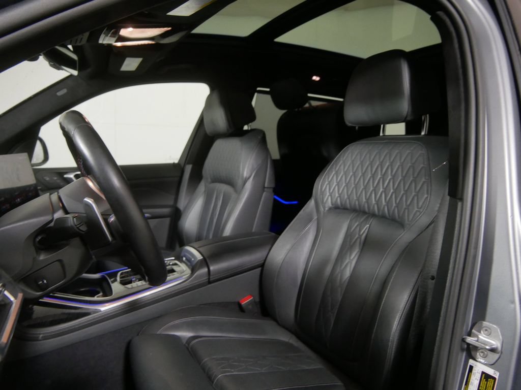 Used 2024 BMW X7 M60i AWD/4WD image 15