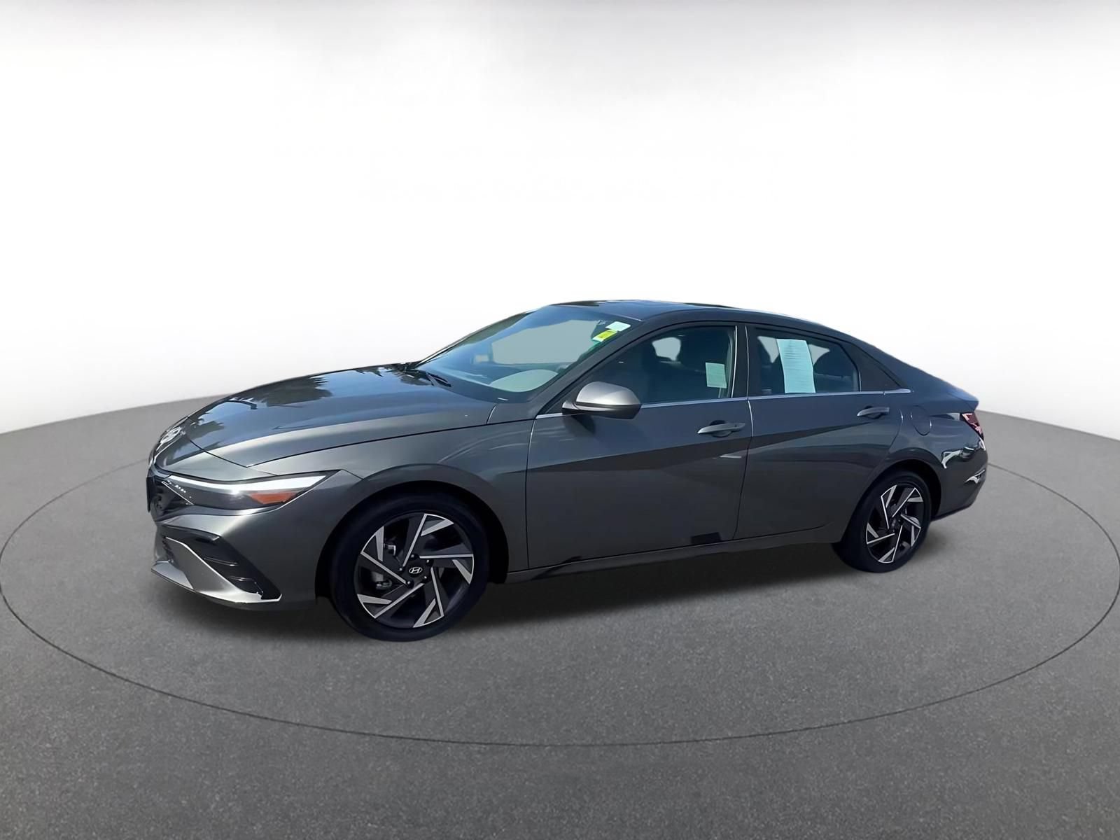 Used 2025 Hyundai Elantra SEL FWD image 7