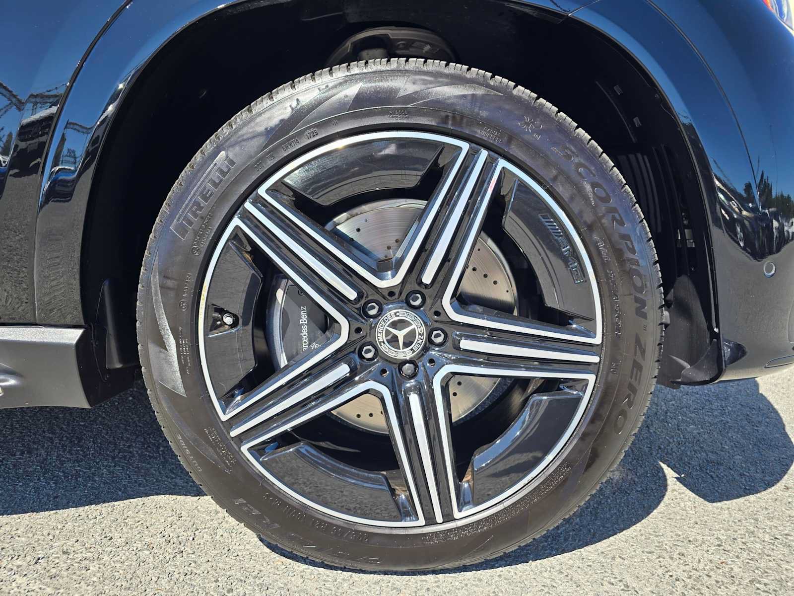 Used 2025 Mercedes-Benz GLE 450e 4MATIC image 9