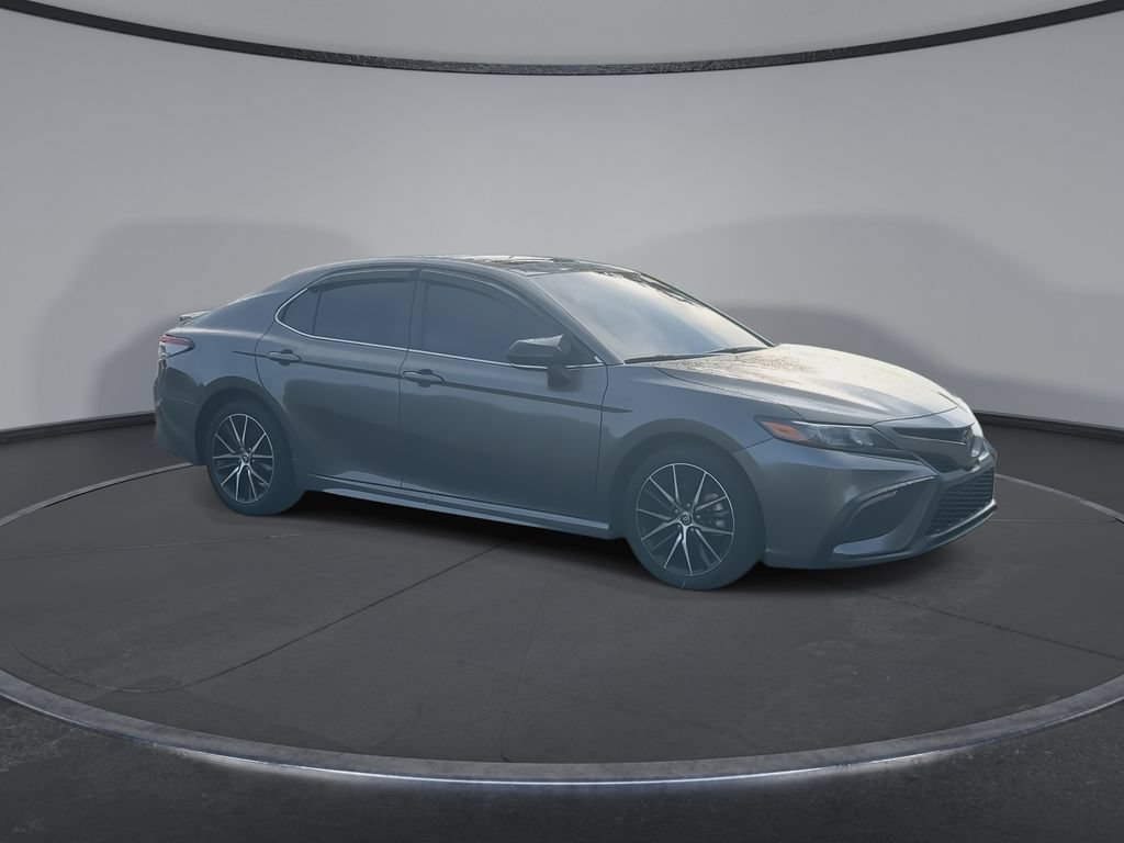Used 2024 Toyota Camry SE FWD image 2
