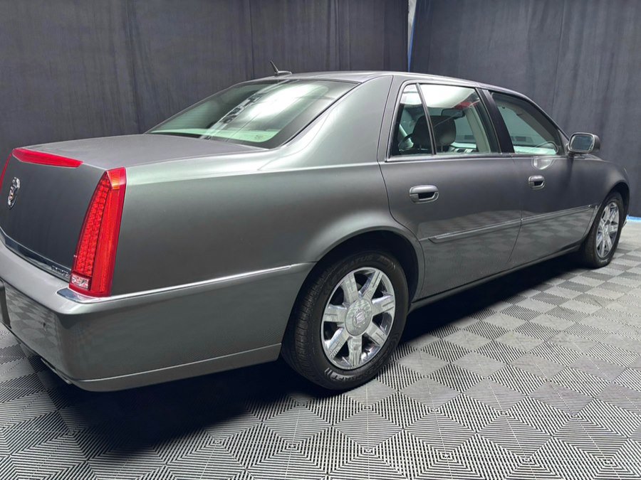 Used 2007 Cadillac DTS Luxury I w/ Sun And Sound Package image 16