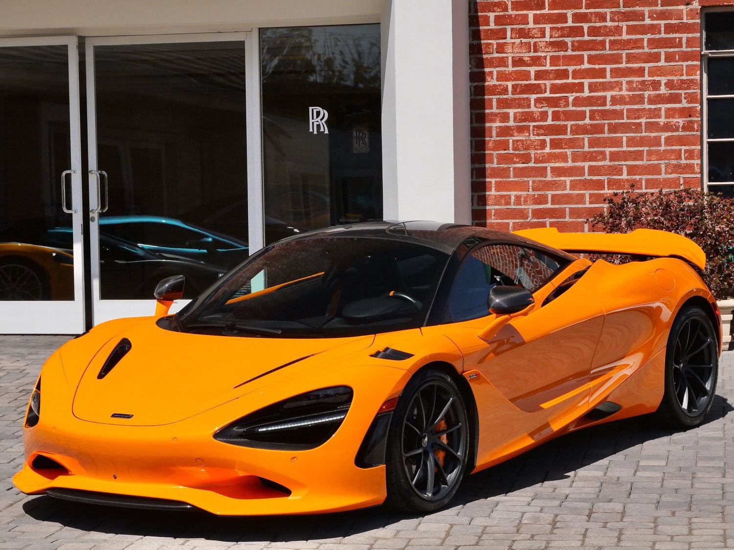Used 2024 McLaren 750S RWD image 24