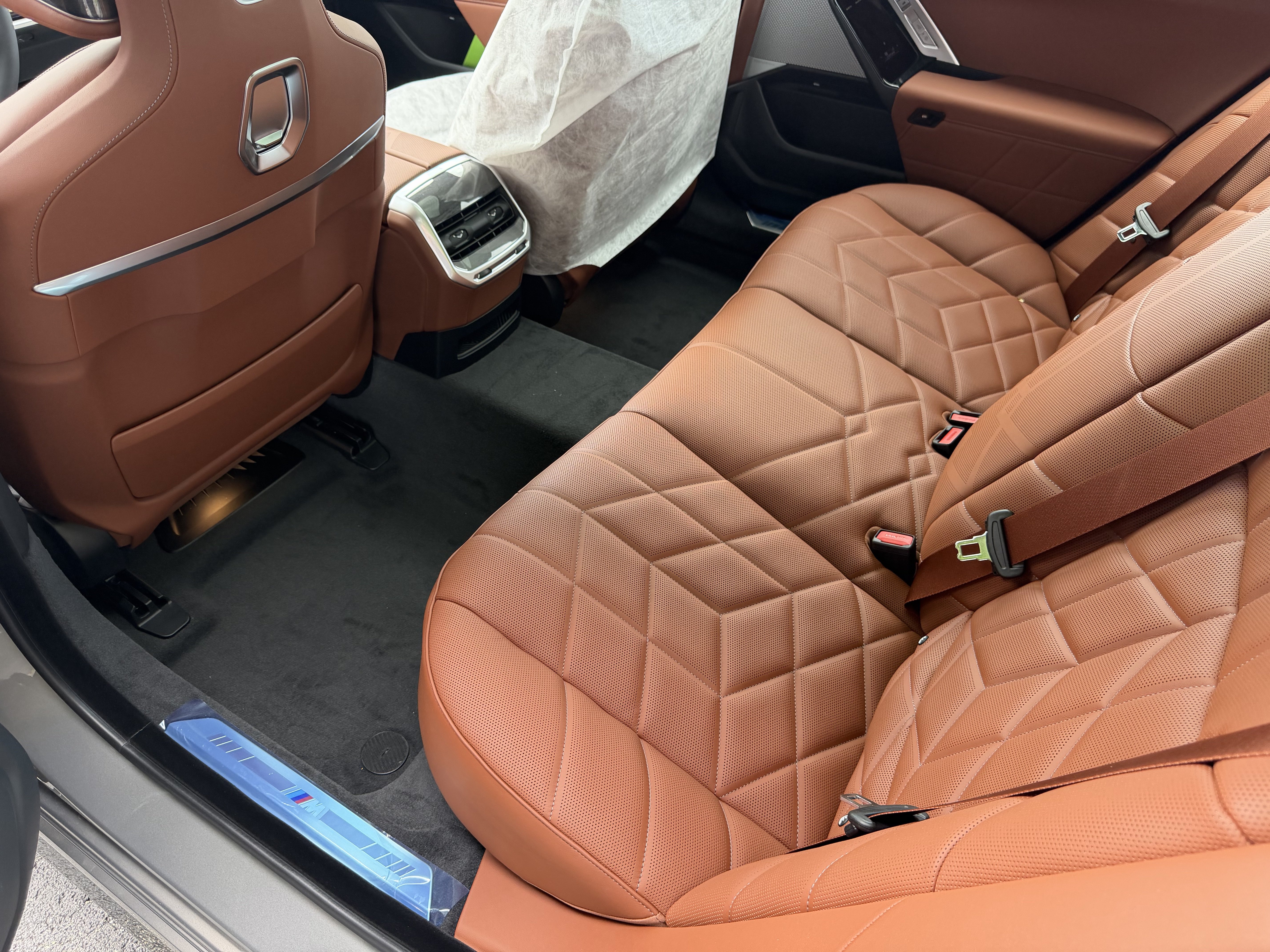 New 2026 BMW 740i xDrive w/ Premium Package AWD/4WD image 17