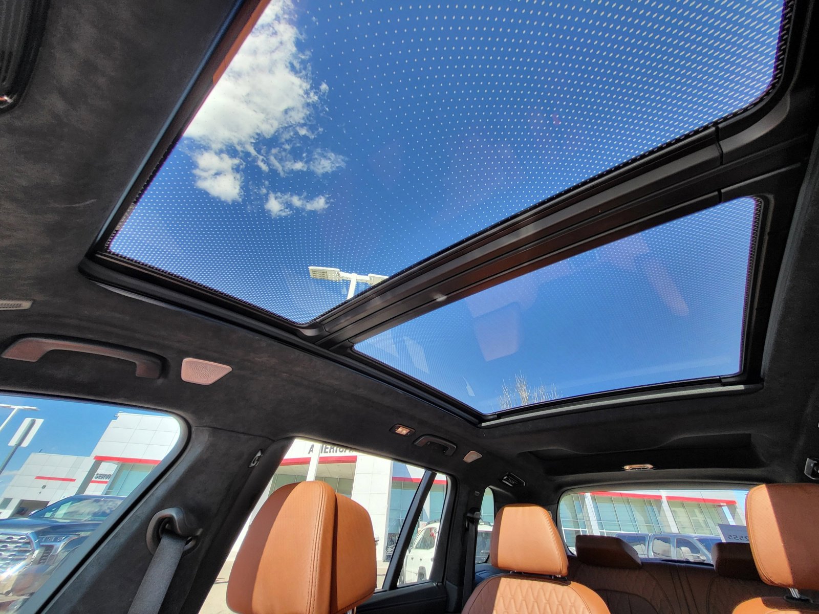 Used 2025 BMW X7 M60i image 25