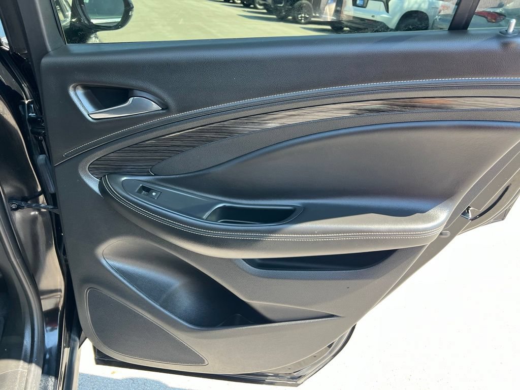 Used 2018 Buick Envision Premium AWD/4WD image 25