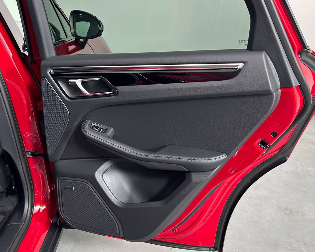 New 2026 Porsche Macan Turbo AWD/4WD image 25