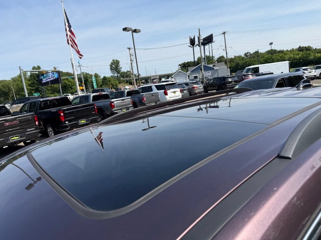 Certified 2024 GMC Acadia Elevation w/ Luxury Package AWD/4WD image 7