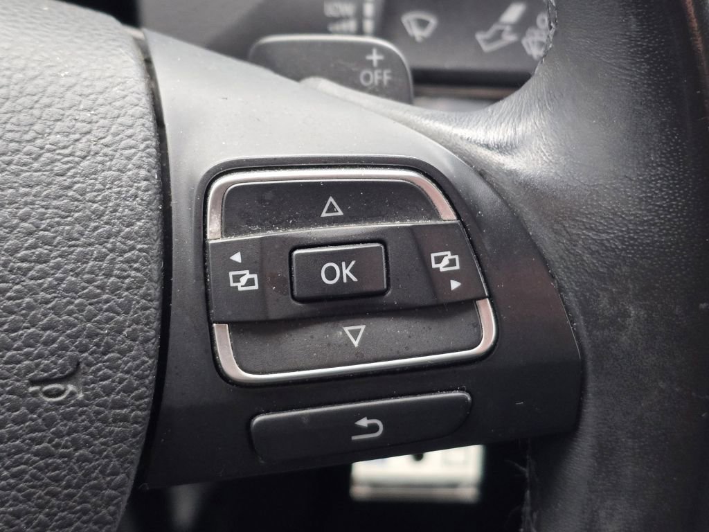 Used 2013 Volkswagen CC R-Line image 12