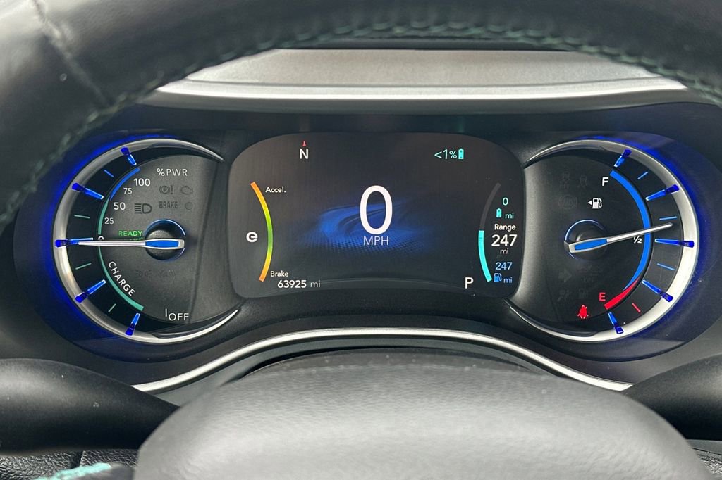 Used 2020 Chrysler Pacifica Touring-L w/ Premium Audio Group FWD image 30