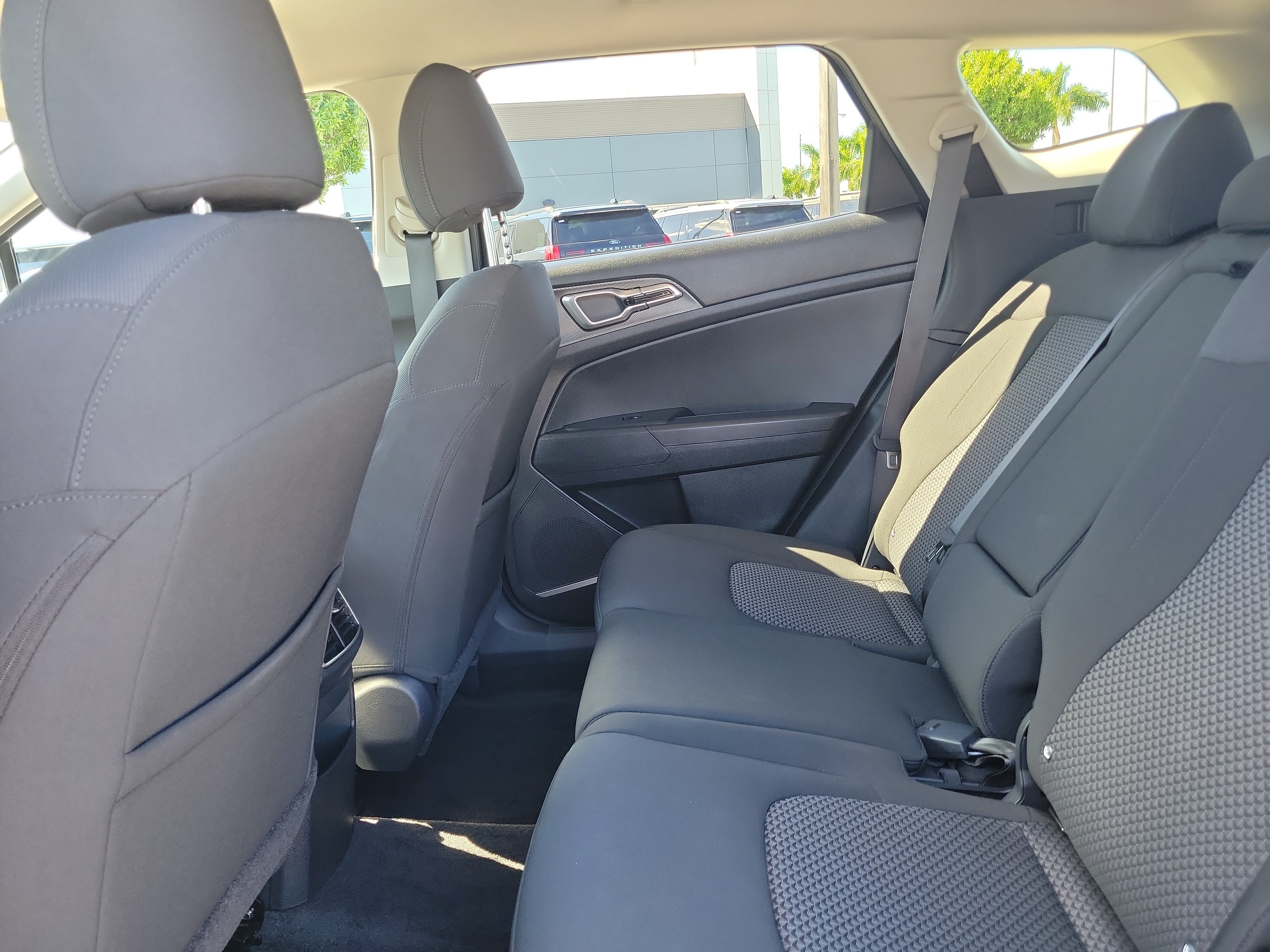 Used 2025 Kia Sportage LX FWD image 14