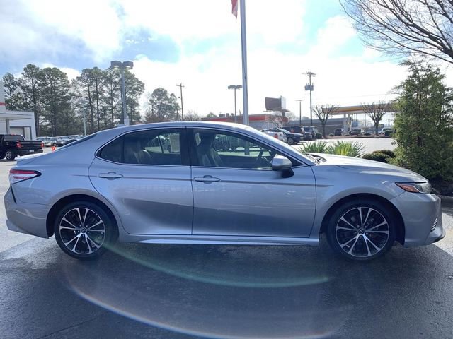 Certified 2020 Toyota Camry SE image 9