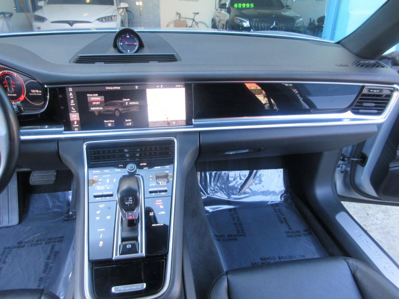 Used 2019 Porsche Panamera RWD image 48