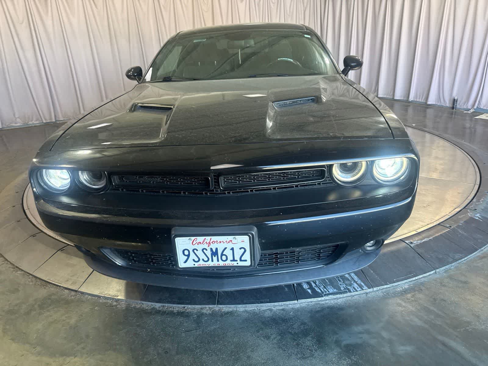 Used 2019 Dodge Challenger SXT w/ Blacktop Package RWD image 2