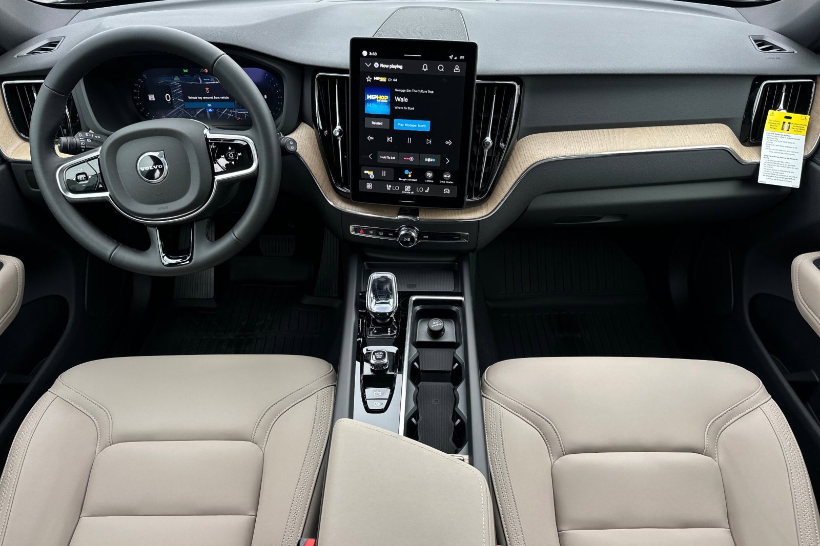 New 2026 Volvo XC60 B5 Plus w/ Protection Package Premier image 12