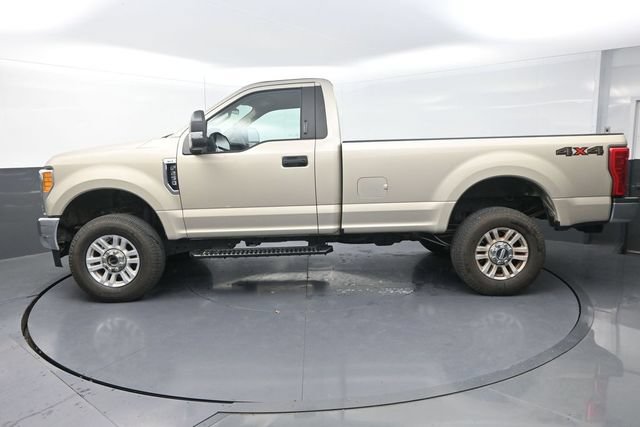 Used 2017 Ford F250 XLT w/ XLT Value Package AWD/4WD image 4