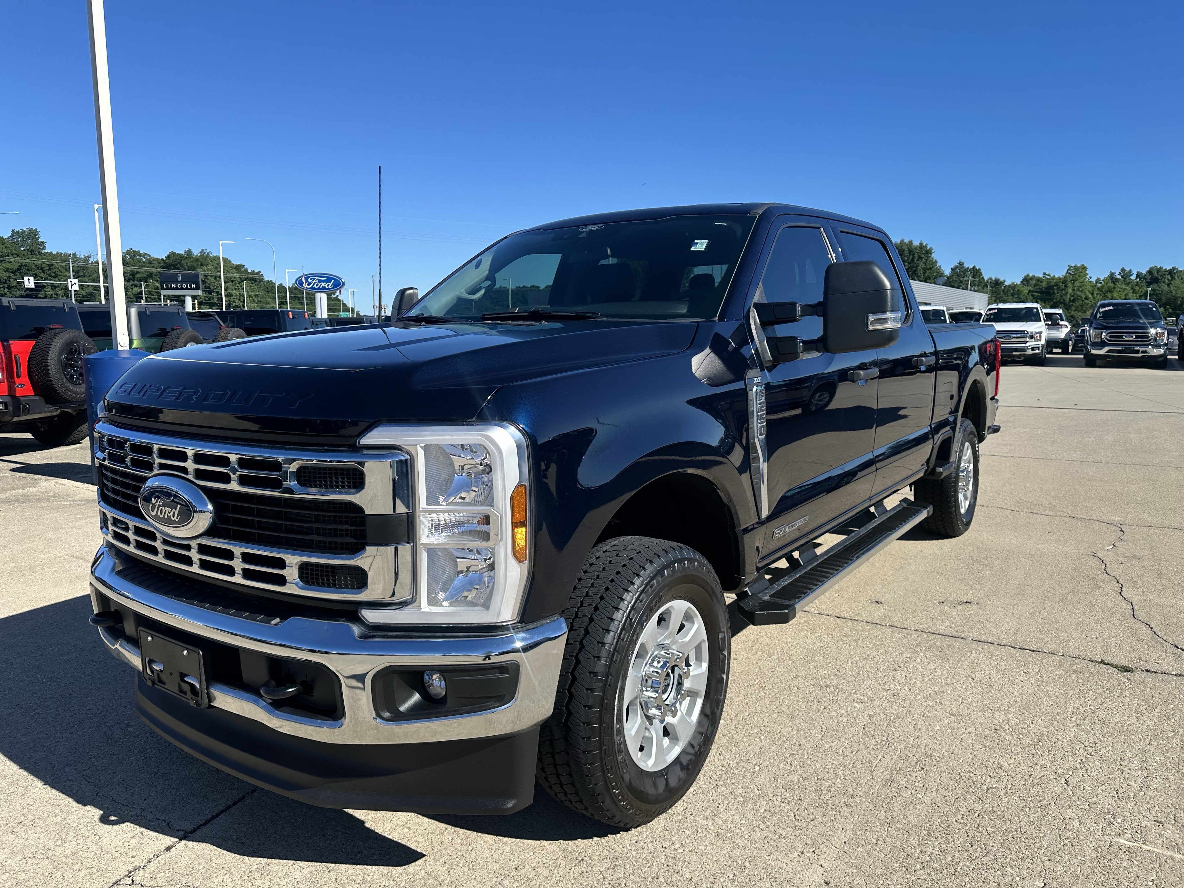 Used 2024 Ford F250 XLT w/ FX4 Off-Road Package AWD/4WD image 13