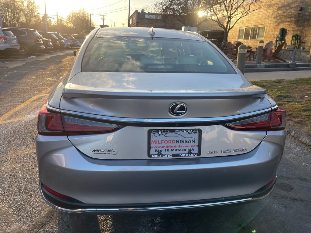 Used 2022 Lexus ES 250 250 image 4