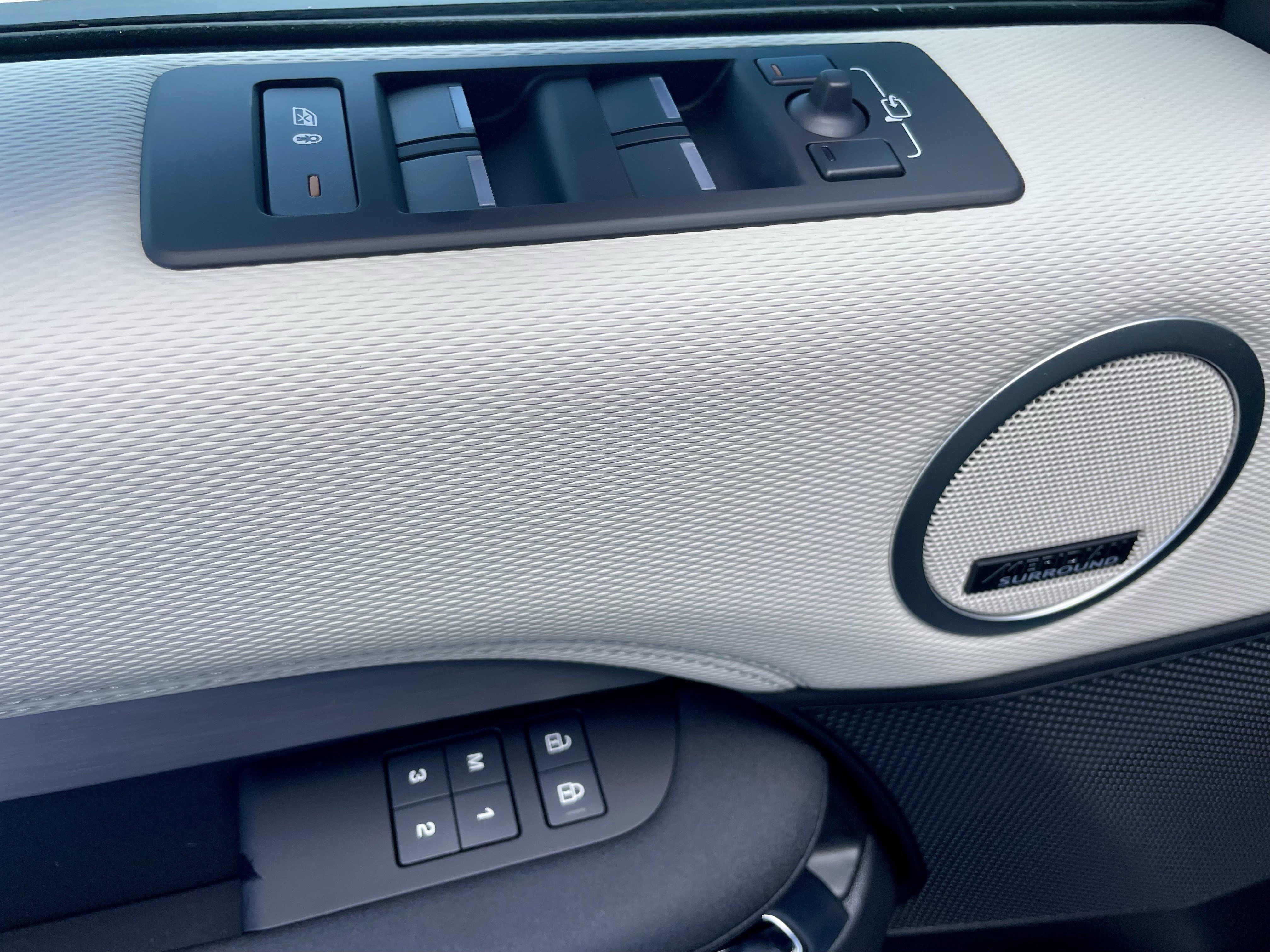 New 2026 Land Rover Discovery Dynamic SE AWD/4WD image 11