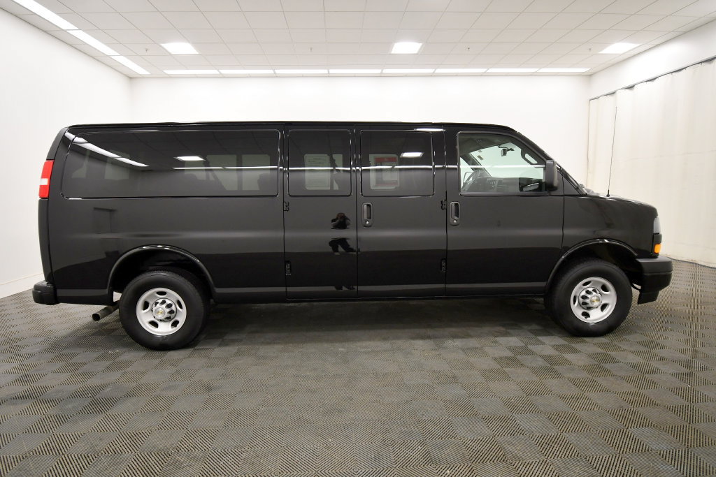 Used 2025 Chevrolet Express 3500 LS RWD image 9