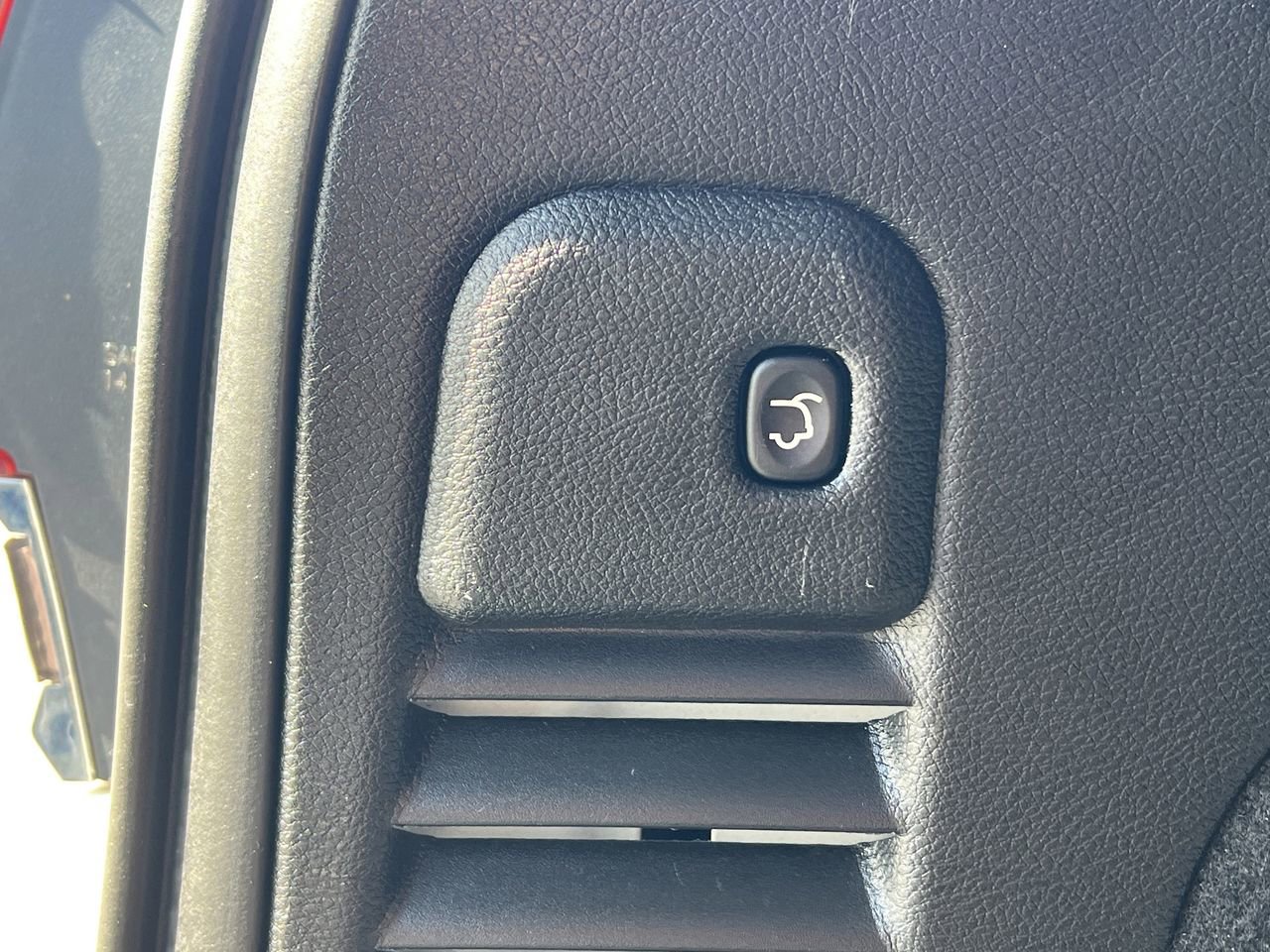 Used 2020 Jeep Grand Cherokee Limited image 28