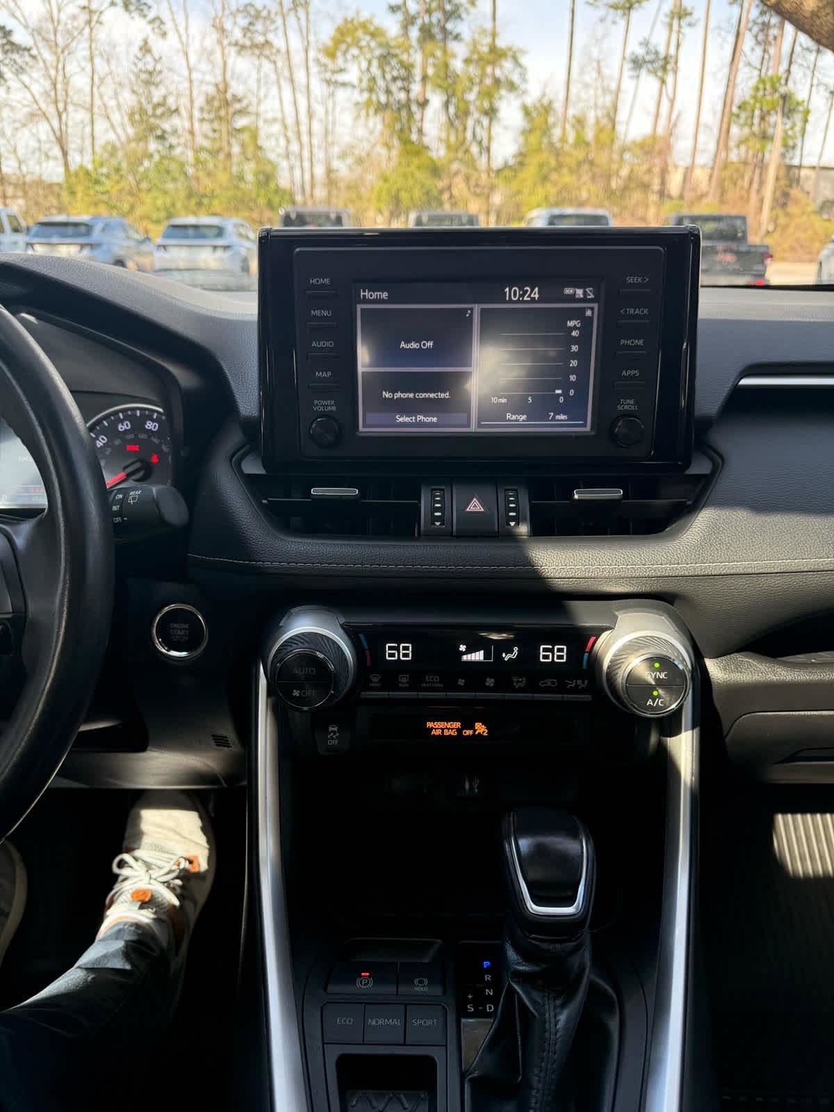 Used 2019 Toyota RAV4 XLE Premium image 18