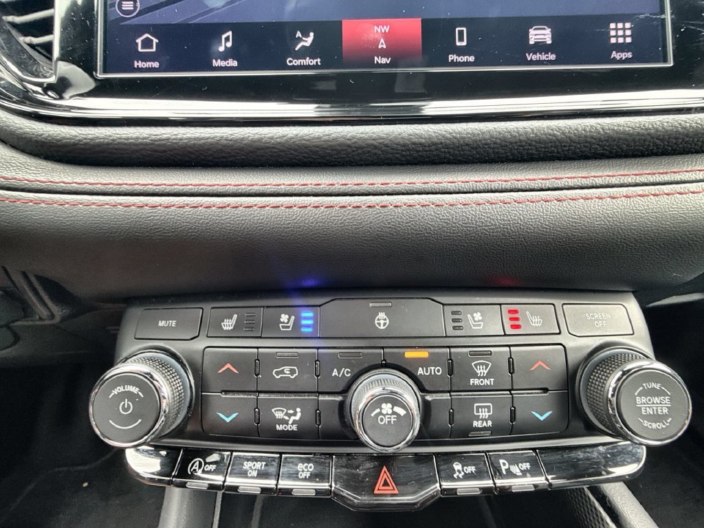 Used 2024 Dodge Durango GT RWD image 22