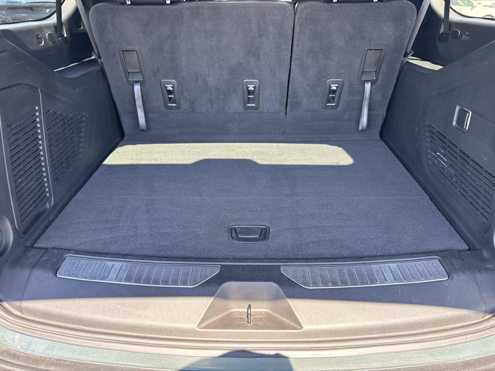 Used 2023 Chevrolet Suburban RST RWD image 30