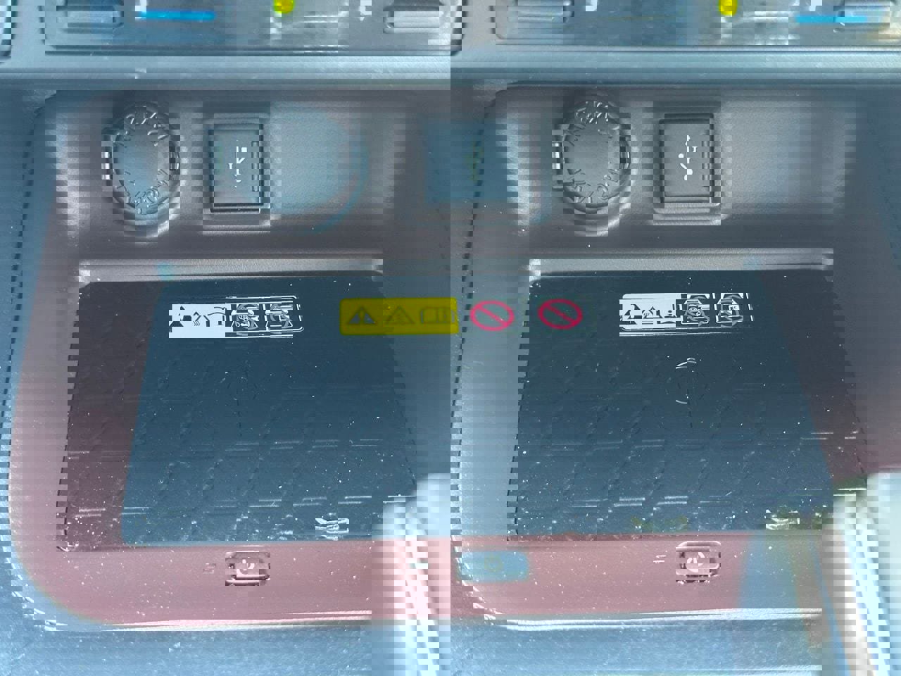 Used 2022 Toyota RAV4 Limited image 35