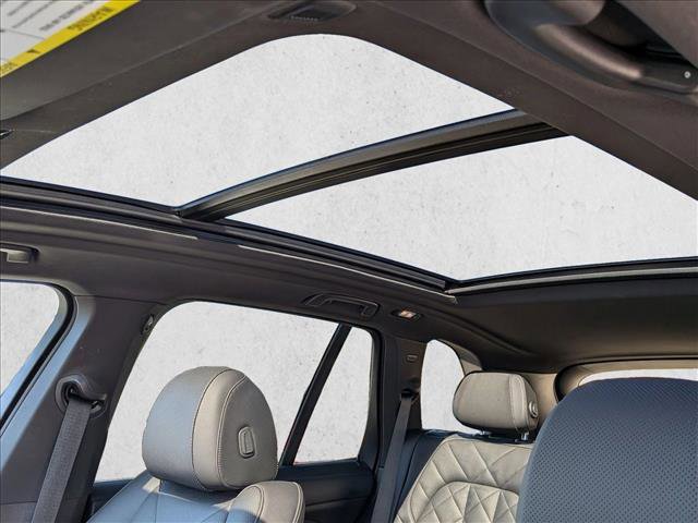 Certified 2024 BMW X5 xDrive50e w/ Premium Package image 16