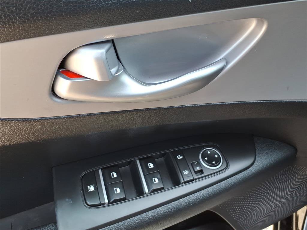 Used 2023 Kia Forte LXS FWD image 18