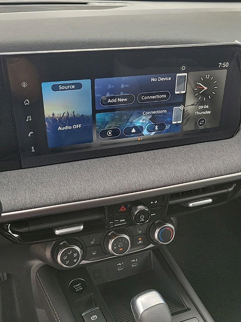 New 2025 Nissan Kicks SV w/ SV Premium Package image 23