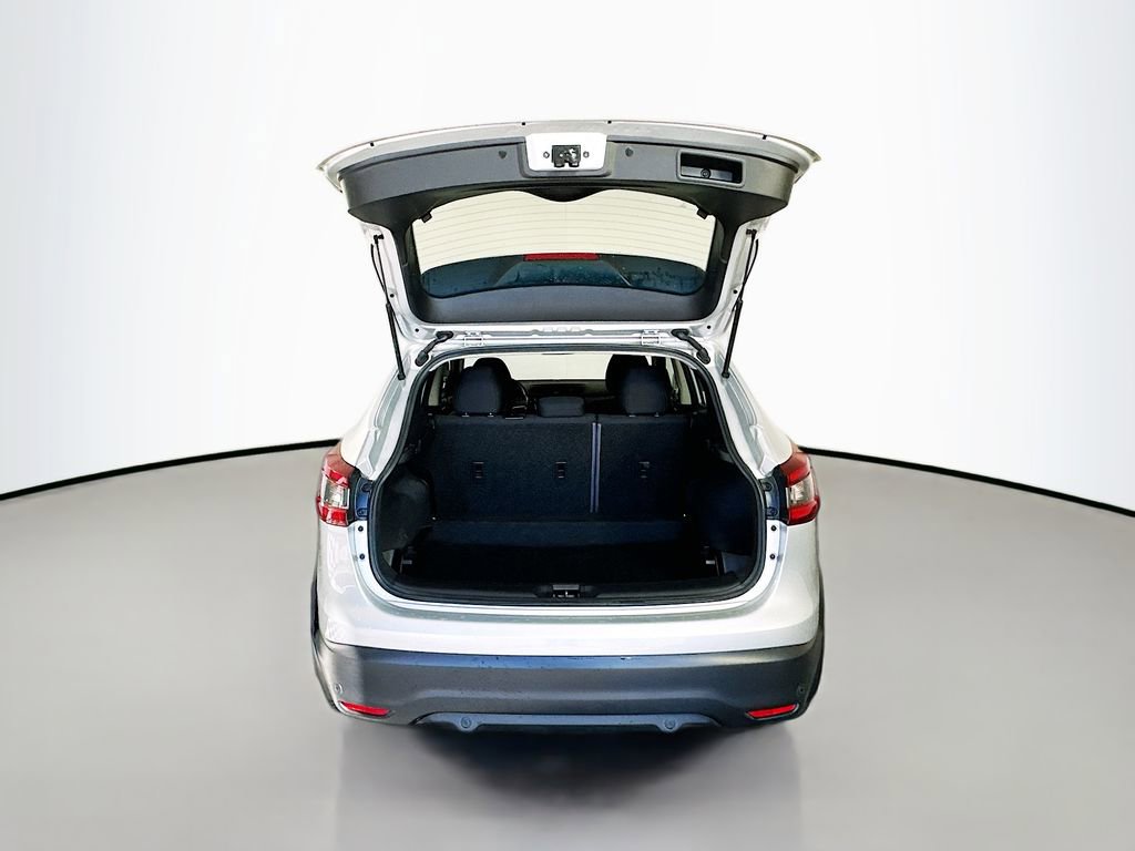 Used 2022 Nissan Rogue Sport S image 25