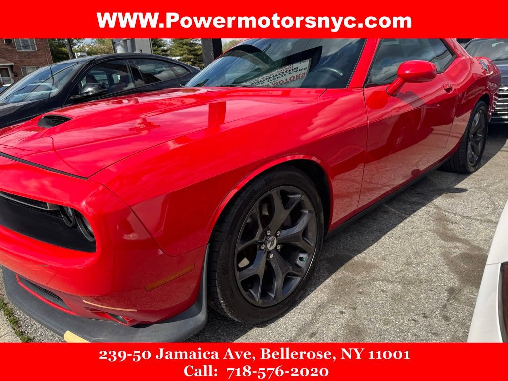 Used 2019 Dodge Challenger GT RWD image 3