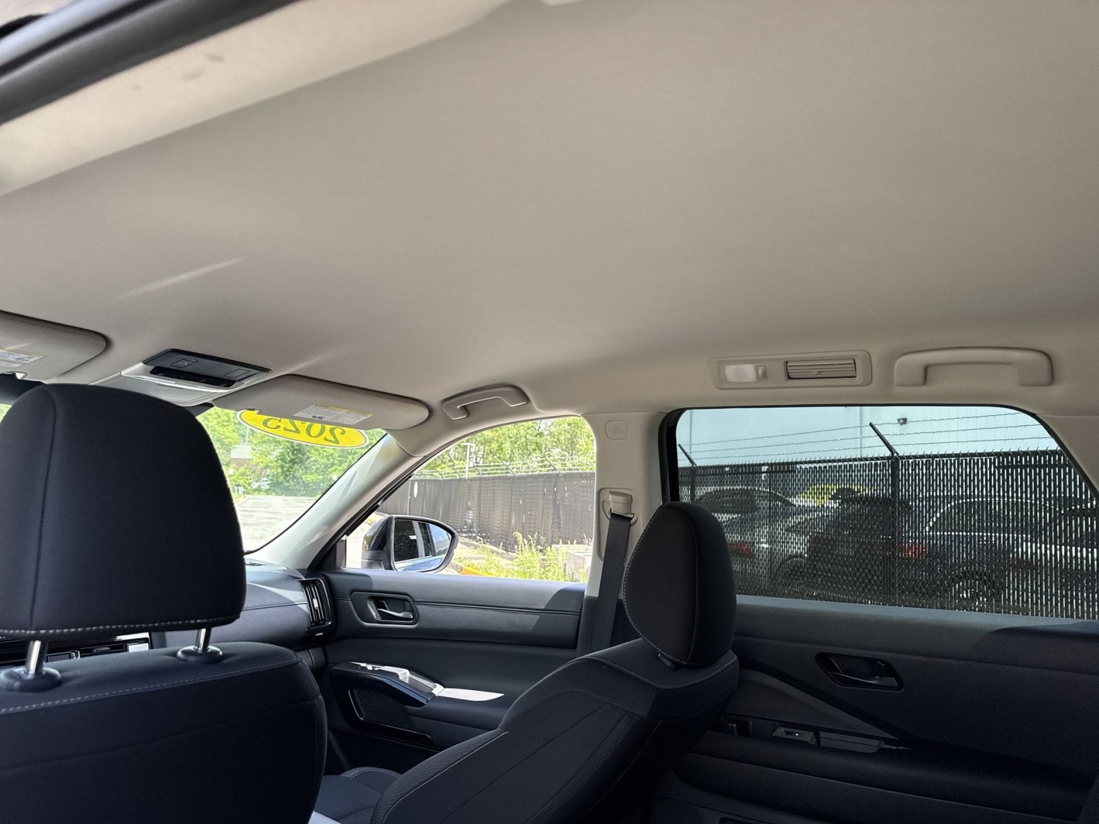 Used 2025 Nissan Pathfinder SV FWD image 25