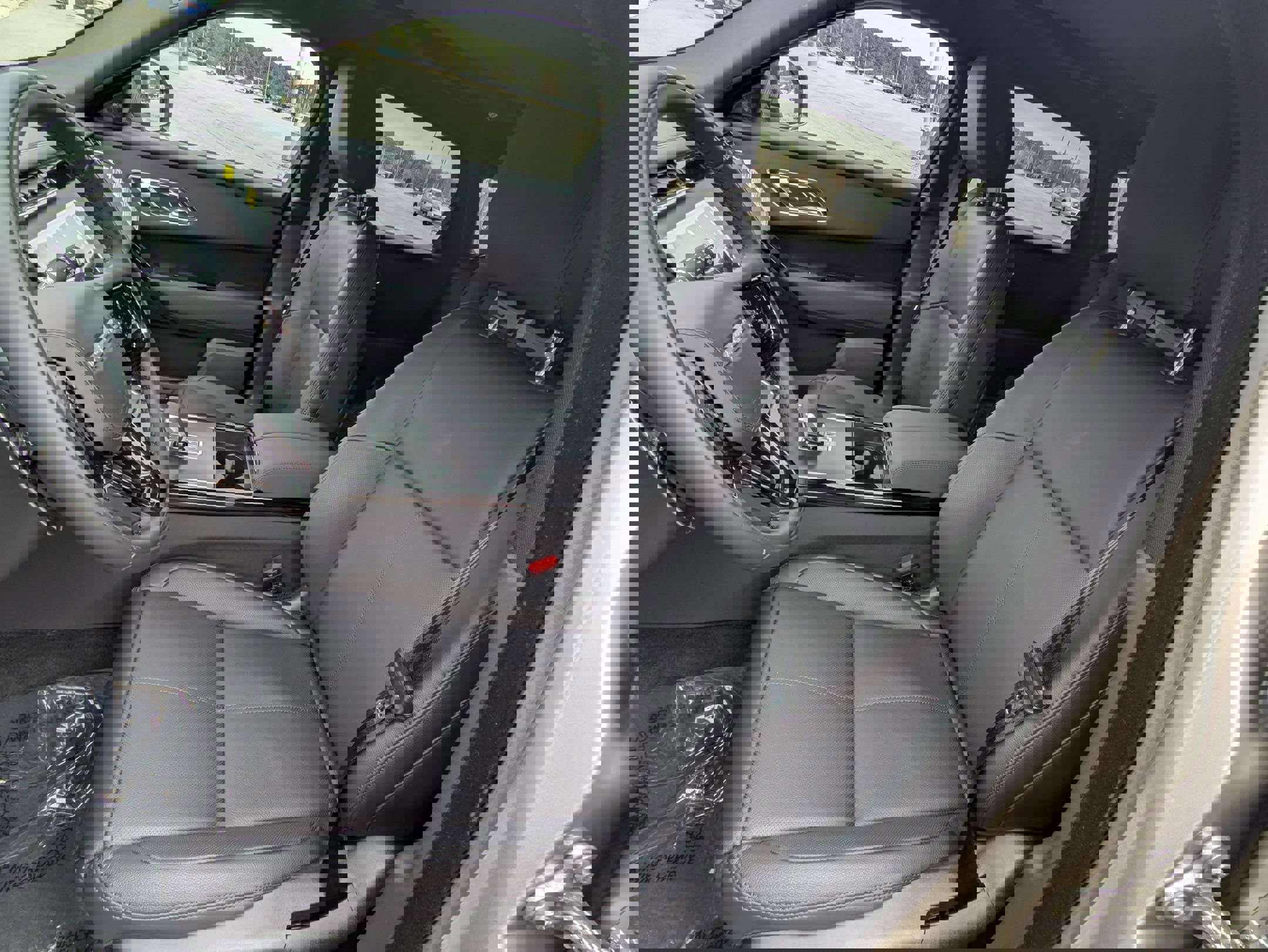 New 2026 Land Rover Range Rover Velar Dynamic SE AWD/4WD image 19