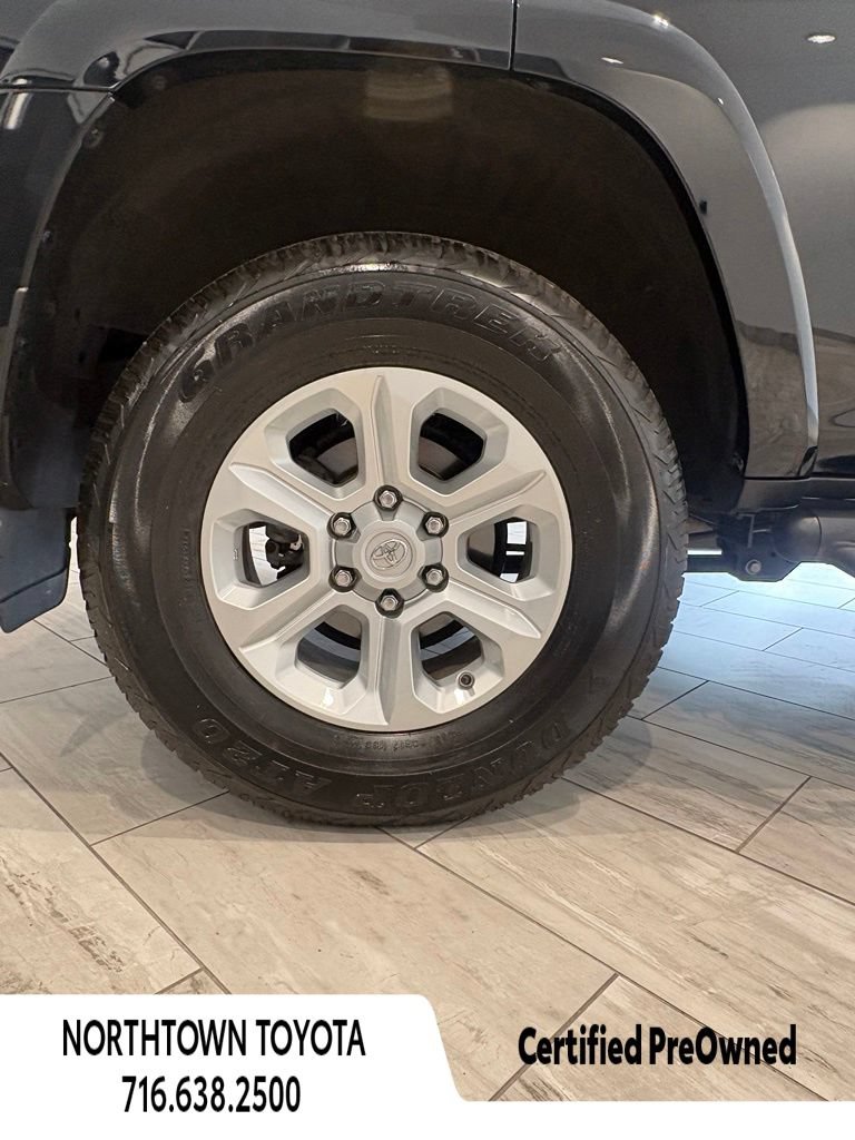 Used 2023 Toyota 4Runner SR5 Premium w/ Moonroof Package RWD image 11